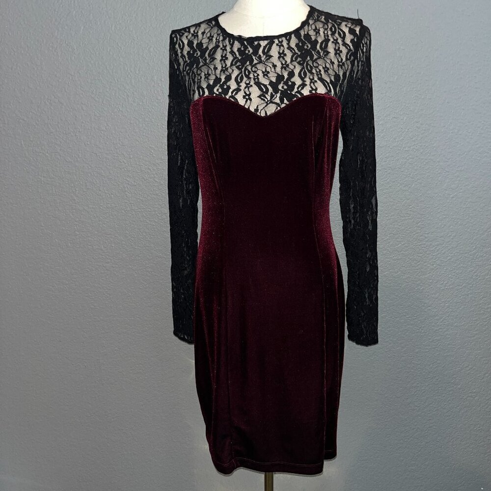 BISOU BISOU Burgundy Stretch Velvet & Black Lace Bustier Corset Style Top EUC- 8